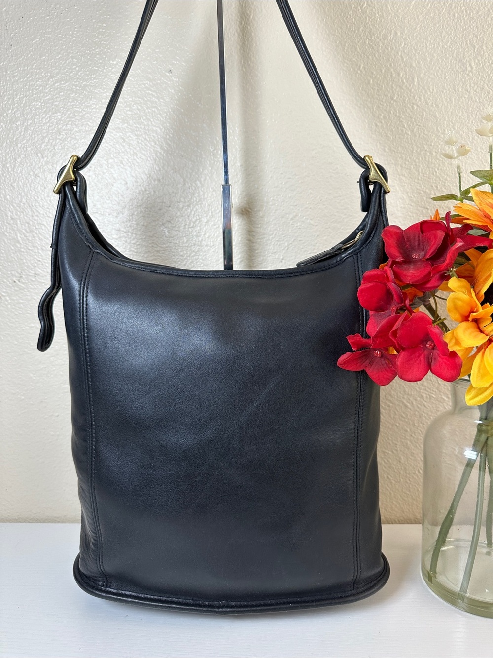 VINTAGE COACH Legacy SLIM DUFFLE bag glove tanned leather with adj buckle strap